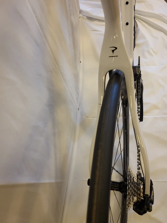 Pinarello Prince Ticr Disc 2021 54,5 cm Racing geometri, farge 214 hvit 
