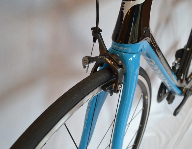 Pinarello Dogma 65,1 landeveissykkel Racing geometri, Ultegra Di2 