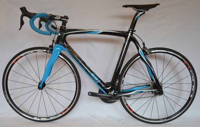 Pinarello Dogma 65,1 landeveissykkel Racing geometri, Ultegra Di2 