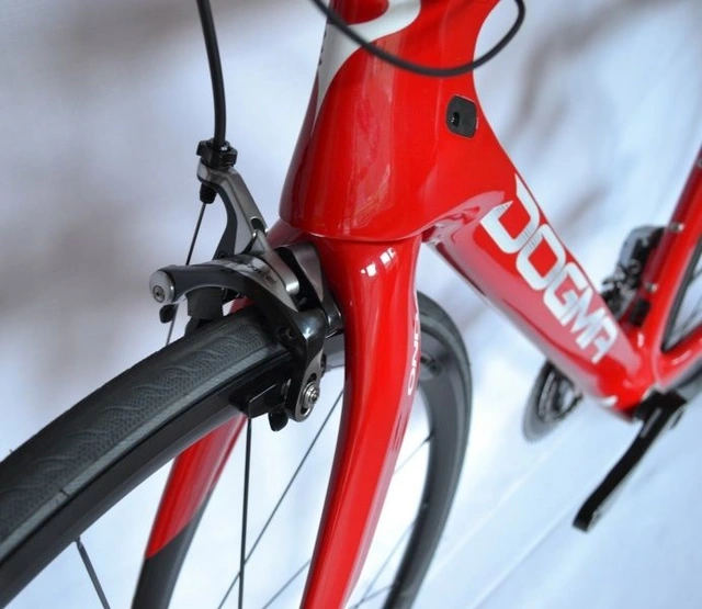 Pinarello Dogma F8 landeveissykkel Racing geometri, Dura Ace Di2 