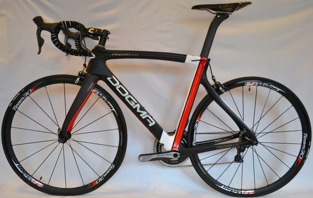 Pinarello Dogma F8 landeveissykkel Racing geometri, Dura Ace Di2 